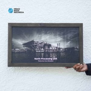 Souvenir Hiasan Dinding Kulit PT Pertamina Hulu Mahakam KMI Souvenir Hiasan Dinding Kulit PT Pertamina Hulu Mahakam