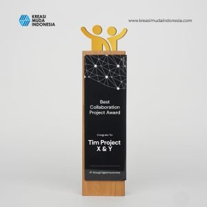 Piala Bergilir Best Collaboration PT Sinar Digital Nusantara KMI Piala Bergilir Best Collaboration PT Sinar Digital Nusantara