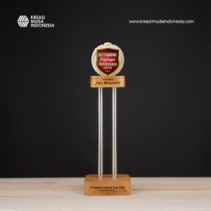 Plakat Karyawan Terbaik BCA 2025 KMI Plakat Karyawan Terbaik BCA 2025