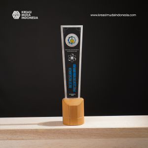 Plakat Penghargaan National Engineering Conference KMI Plakat Penghargaan National Engineering Conference